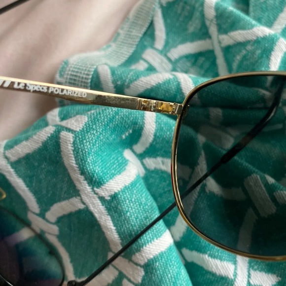 Le Specs Sunglasses - Picture 2 of 2